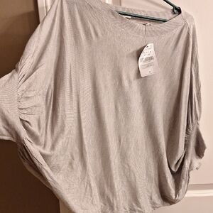 Elegant Gray Women's Top Wide Arms Thin Knit